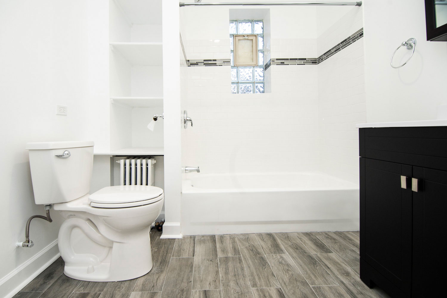 646 W Roscoe St Apt GDN, Chicago IL properties 646-48-w-roscoe-chicago-il-60657-lake-view 646-gdn