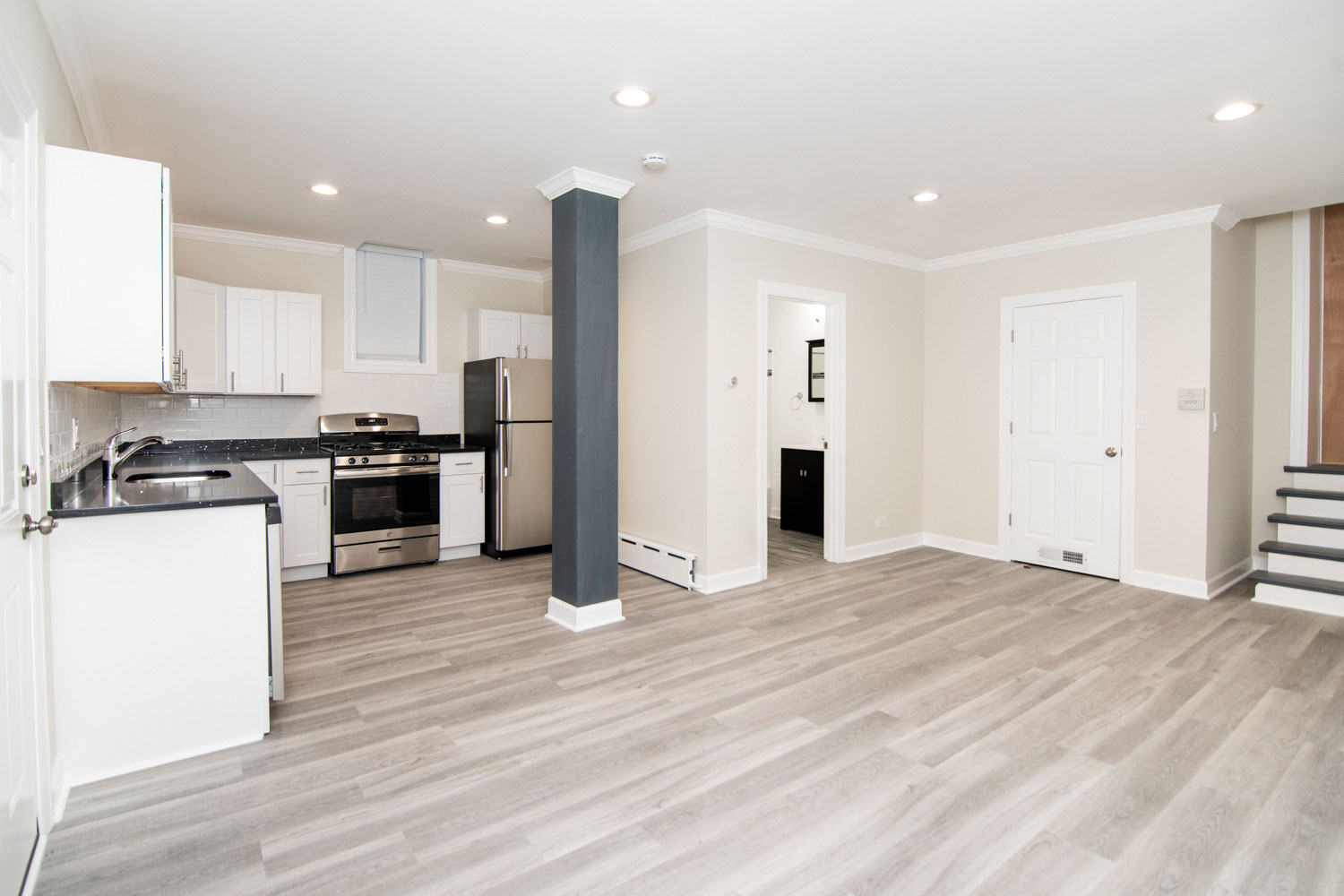 646 W Roscoe St Apt GDN, Chicago IL properties 646-48-w-roscoe-chicago-il-60657-lake-view 646-gdn