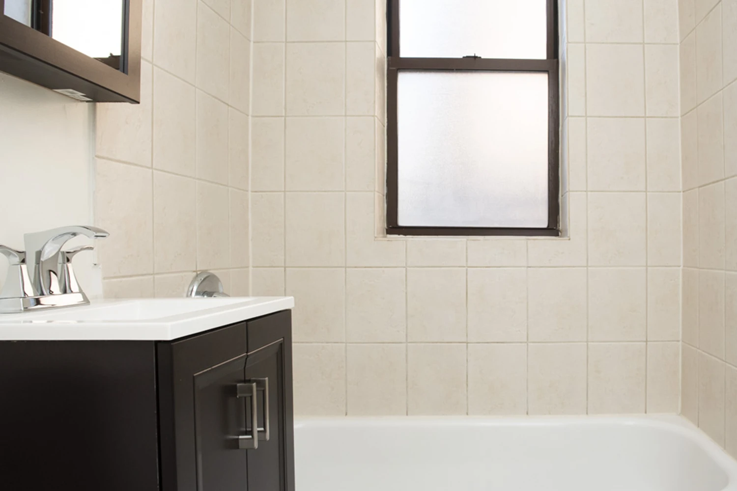 1249 W Henderson St Apt 1, Chicago IL properties 3323-25-n-lakewood-chicago-il-60657-lake-view 1249-1