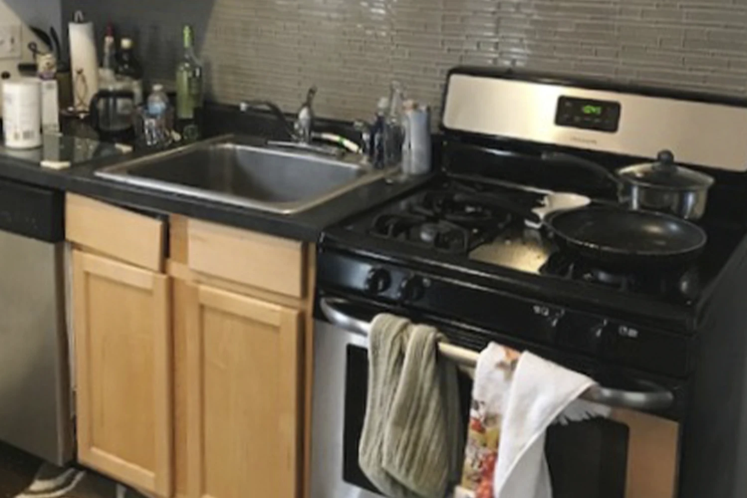 1249 W Henderson St Apt 2, Chicago IL properties 3323-25-n-lakewood-chicago-il-60657-lake-view 1249-2   