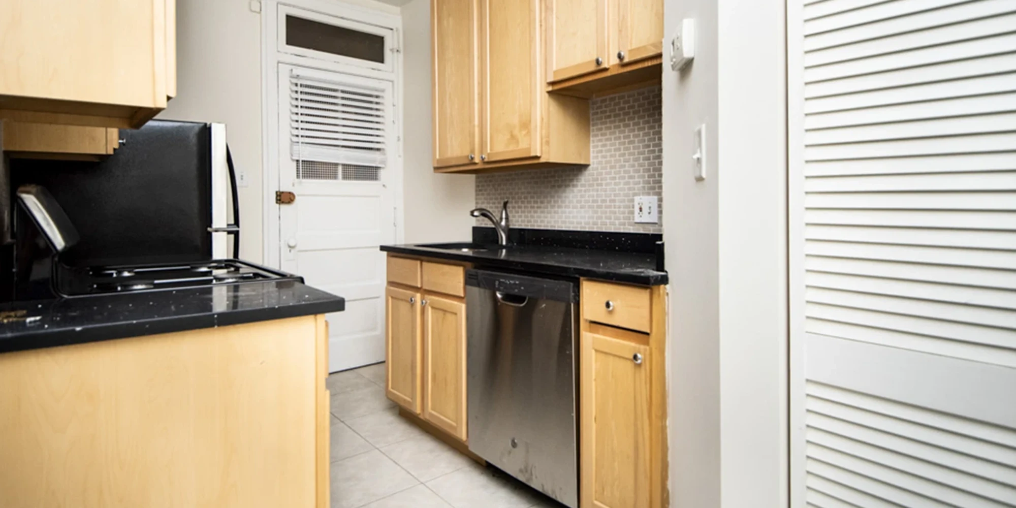 1251 W Henderson St Apt 2, Chicago IL properties 3323-25-n-lakewood-chicago-il-60657-lake-view 1251-2   