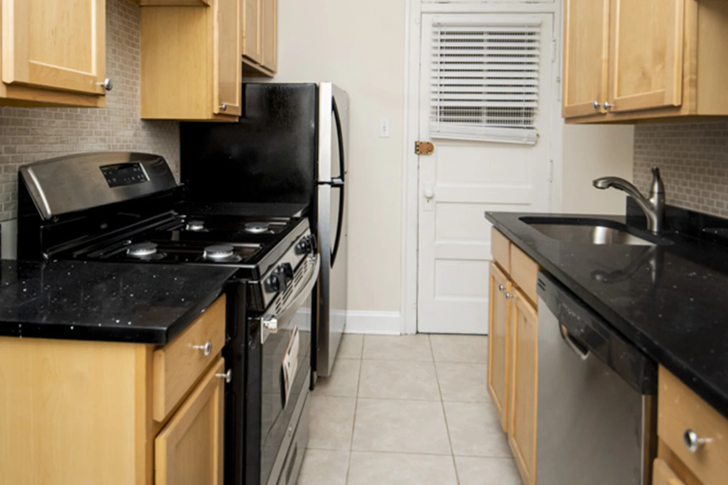 1251 W Henderson St Apt 2, Chicago IL properties 3323-25-n-lakewood-chicago-il-60657-lake-view 1251-2   