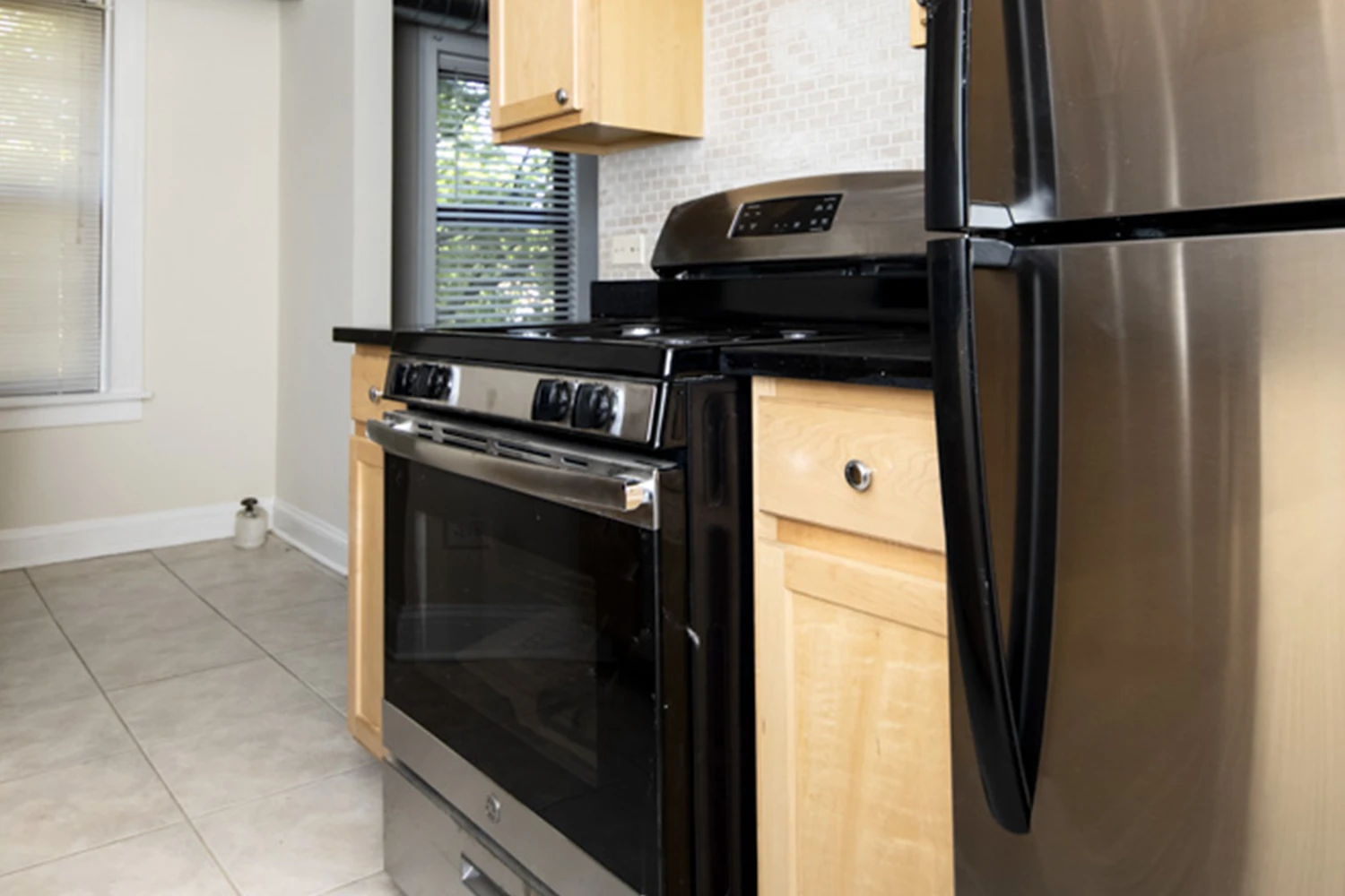 1251 W Henderson St Apt 2, Chicago IL properties 3323-25-n-lakewood-chicago-il-60657-lake-view 1251-2   