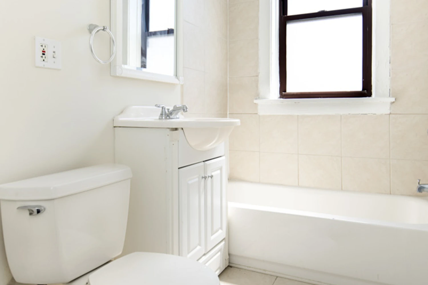 1251 W Henderson St Apt 2, Chicago IL properties 3323-25-n-lakewood-chicago-il-60657-lake-view 1251-2   