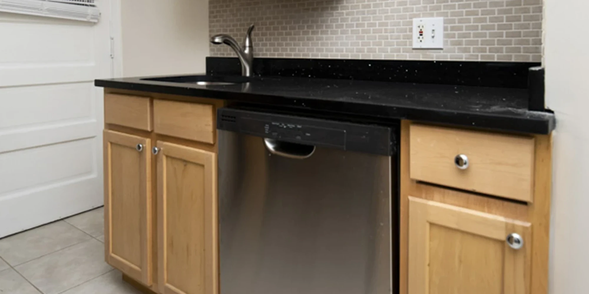 1251 W Henderson St Apt 3, Chicago IL properties 3323-25-n-lakewood-chicago-il-60657-lake-view 1251-3   