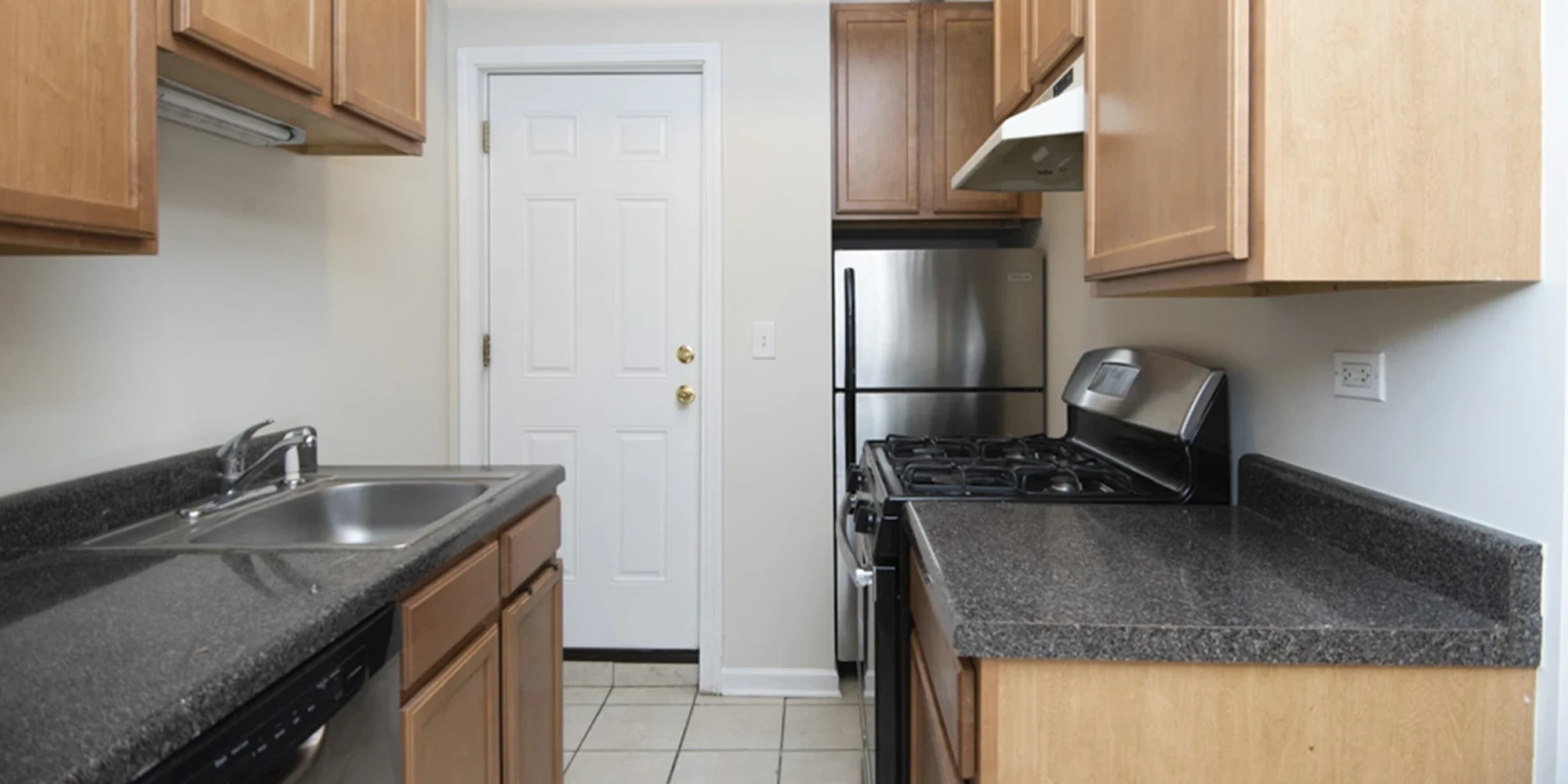 1253 W Henderson St Apt G, Chicago IL properties 3323-25-n-lakewood-chicago-il-60657-lake-view 1253-g