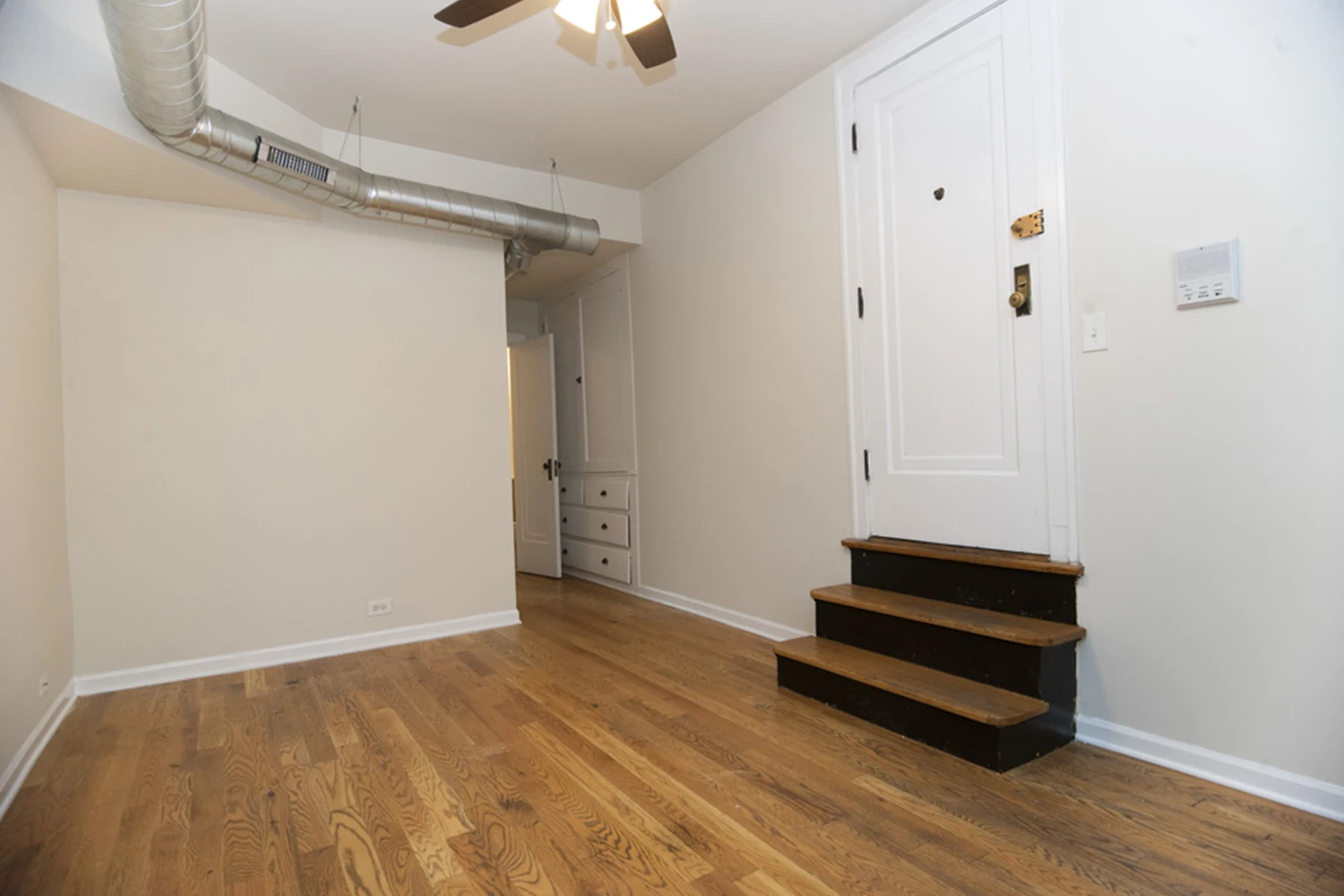 1253 W Henderson St Apt G, Chicago IL properties 3323-25-n-lakewood-chicago-il-60657-lake-view 1253-g