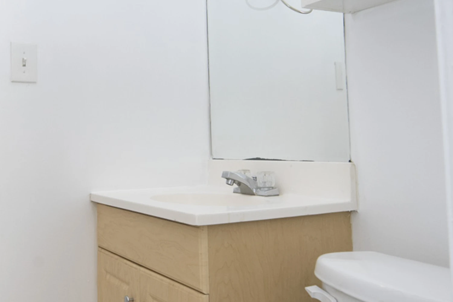 1253 W Henderson St Apt G, Chicago IL properties 3323-25-n-lakewood-chicago-il-60657-lake-view 1253-g