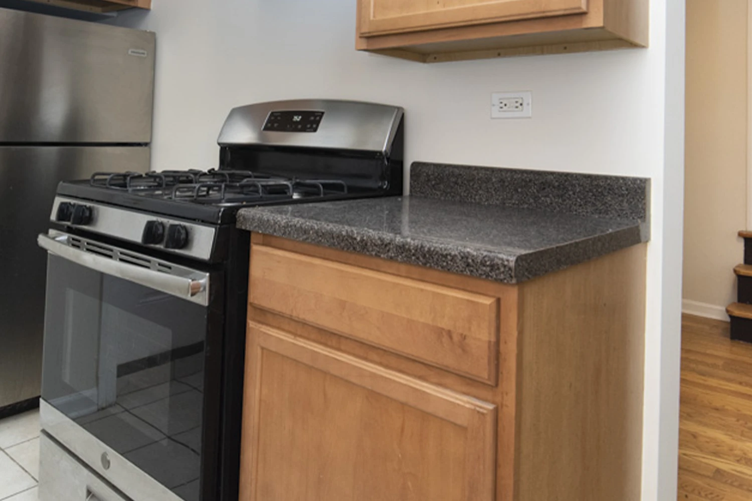 1253 W Henderson St Apt G, Chicago IL properties 3323-25-n-lakewood-chicago-il-60657-lake-view 1253-g