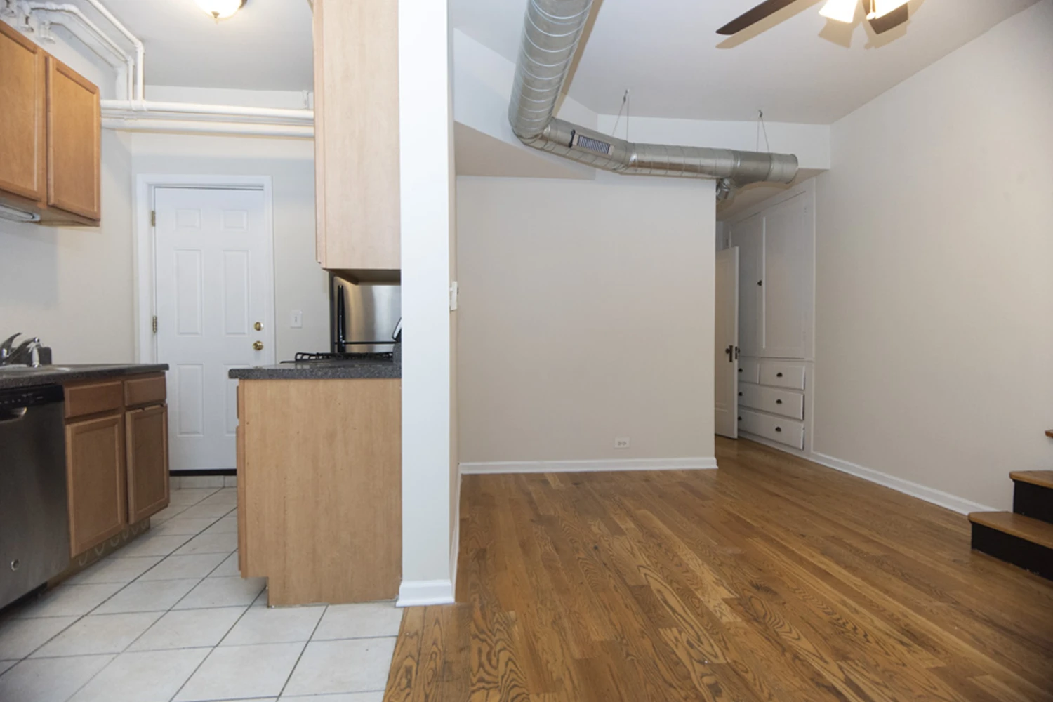 1253 W Henderson St Apt G, Chicago IL properties 3323-25-n-lakewood-chicago-il-60657-lake-view 1253-g