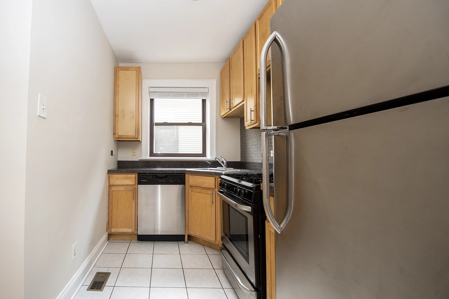 1255 W Henderson St Apt 1, Chicago IL properties 3323-25-n-lakewood-chicago-il-60657-lake-view 1255-1   