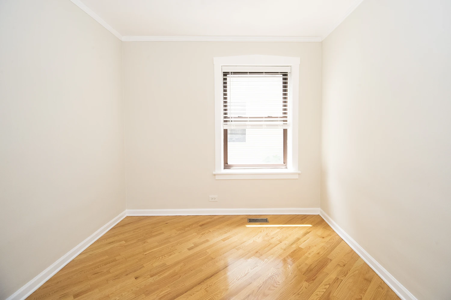1255 W Henderson St Apt 1, Chicago IL properties 3323-25-n-lakewood-chicago-il-60657-lake-view 1255-1   