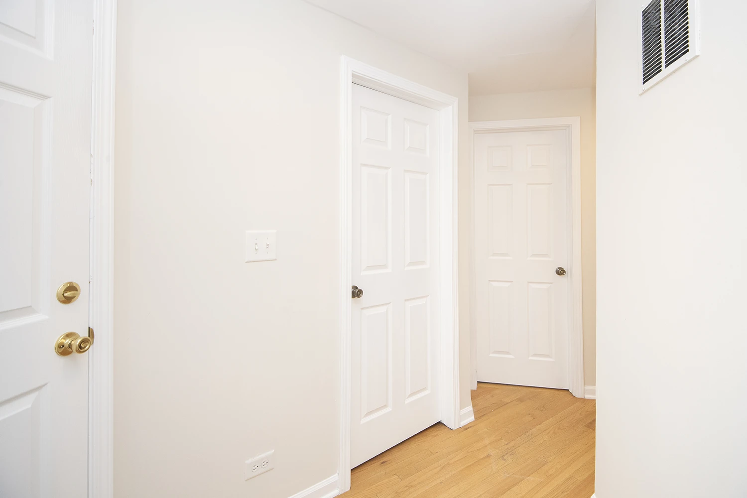 1255 W Henderson St Apt 1, Chicago IL properties 3323-25-n-lakewood-chicago-il-60657-lake-view 1255-1   