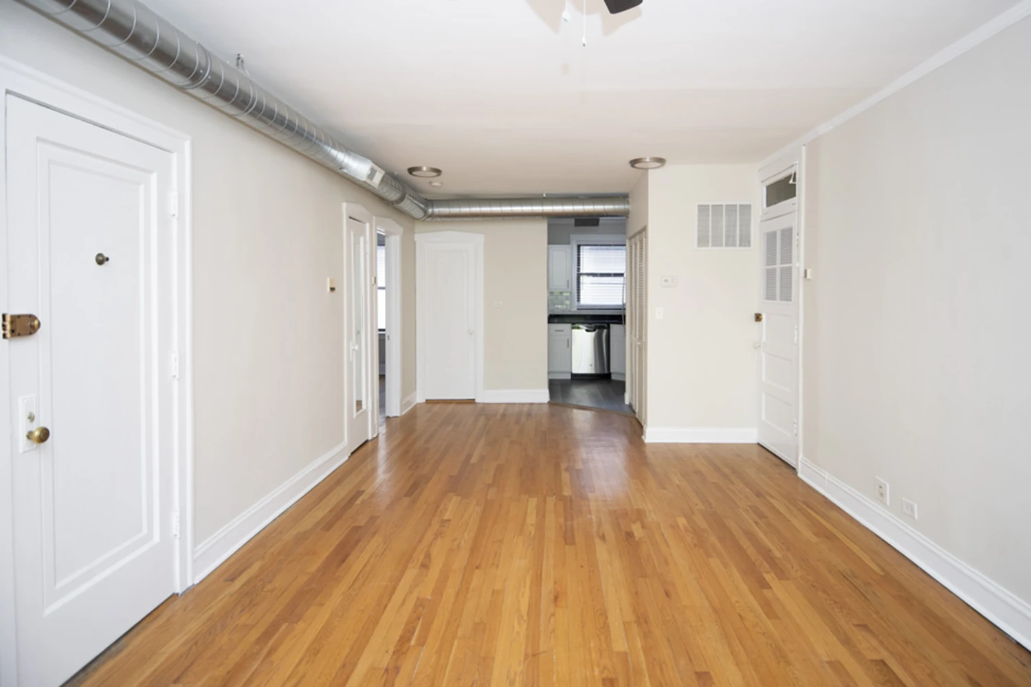 1255 W Henderson St Apt 2, Chicago IL properties 3323-25-n-lakewood-chicago-il-60657-lake-view 1255-2