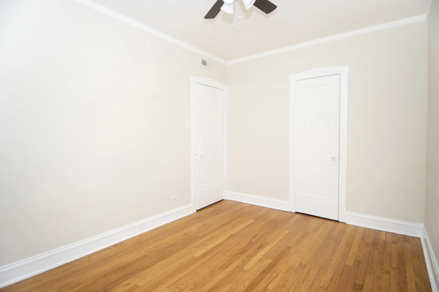 1255 W Henderson St Apt 2, Chicago IL properties 3323-25-n-lakewood-chicago-il-60657-lake-view 1255-2