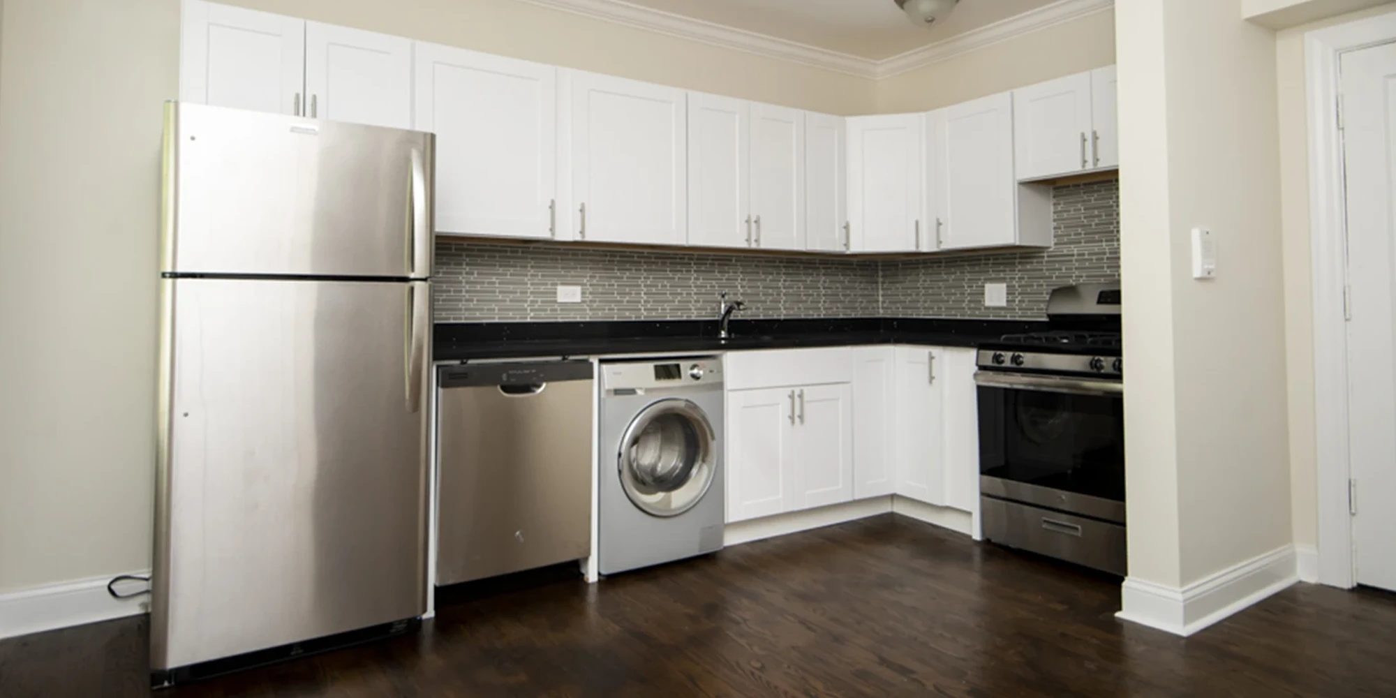 2129 N Dayton St Apt 201, Chicago IL properties 2129-n-dayton-chicago-il-60614-lincoln-park 2129-201   