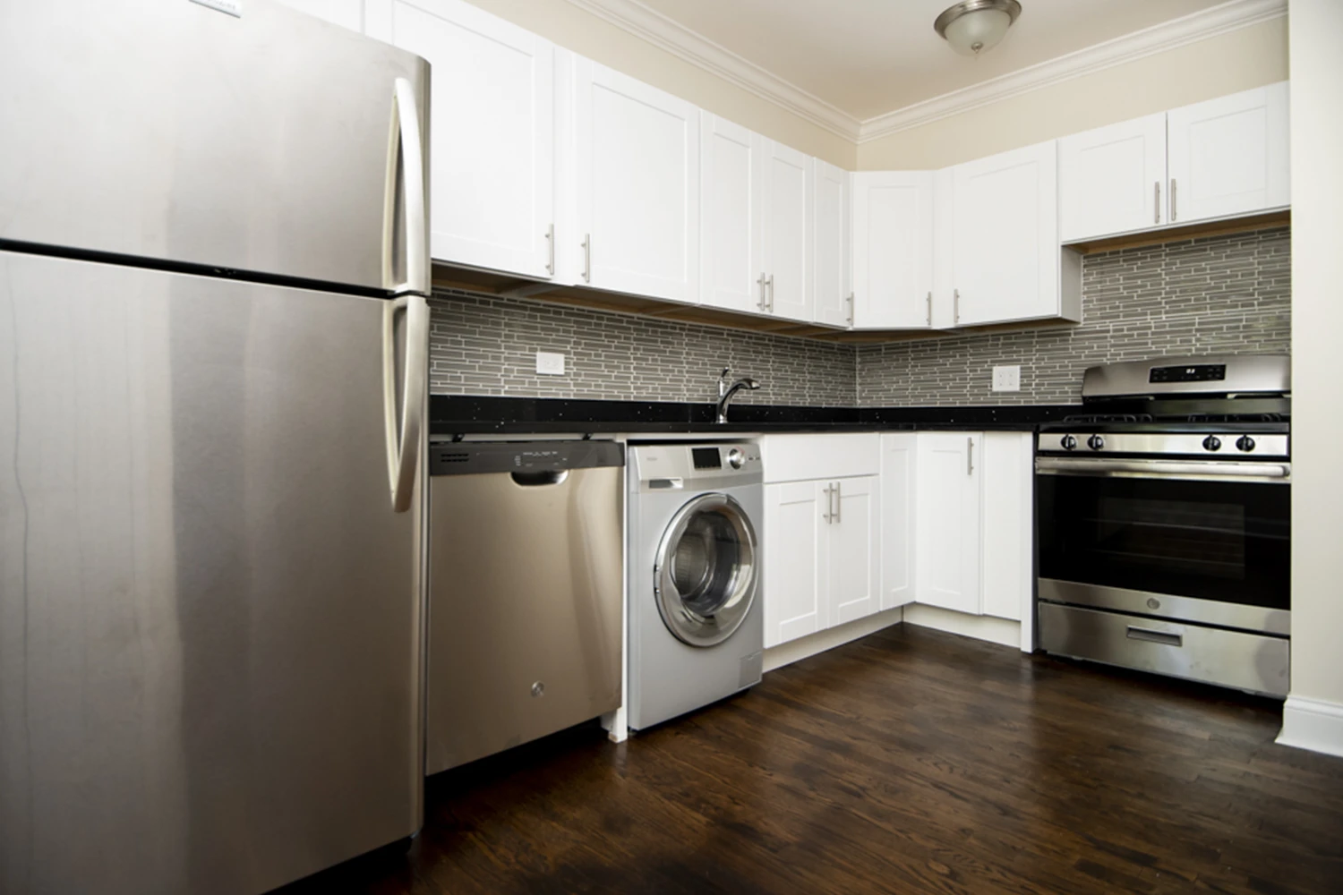 2129 N Dayton St Apt 201, Chicago IL properties 2129-n-dayton-chicago-il-60614-lincoln-park 2129-201   