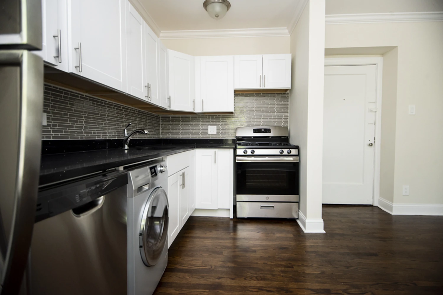 2129 N Dayton St Apt 201, Chicago IL properties 2129-n-dayton-chicago-il-60614-lincoln-park 2129-201   