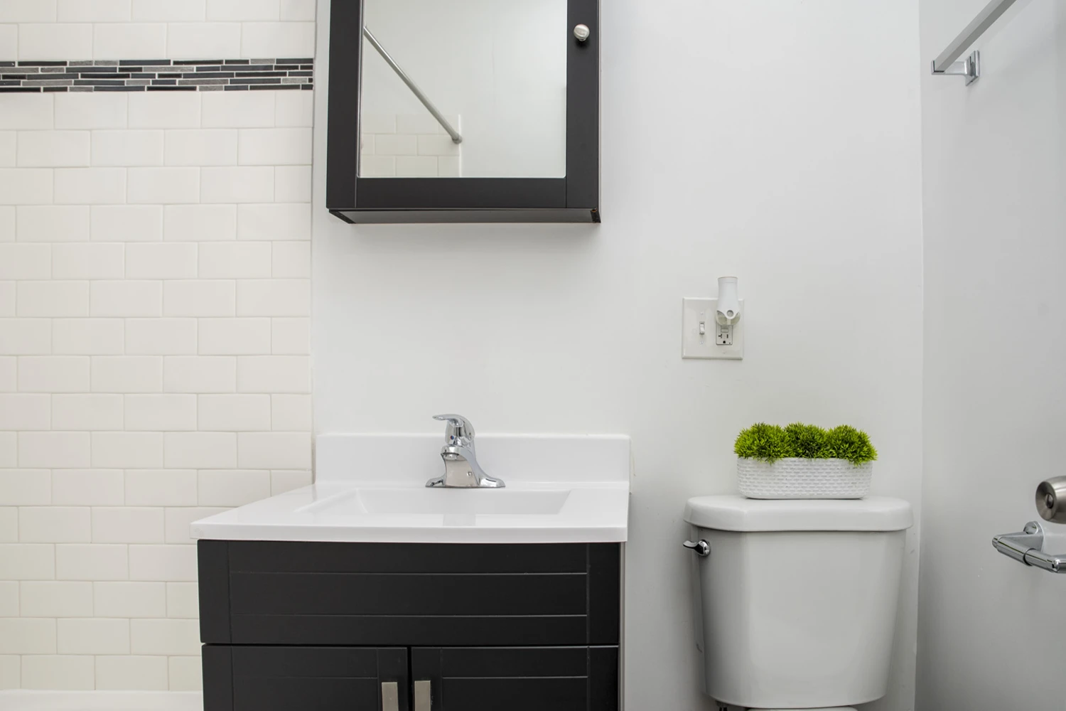 2131 W Giddings St Apt 1A, Chicago IL properties 2131-w-giddings-chicago-il-60625-ravenswood 2131-1a