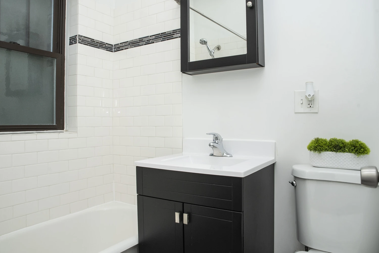 2131 W Giddings St Apt 1A, Chicago IL properties 2131-w-giddings-chicago-il-60625-ravenswood 2131-1a