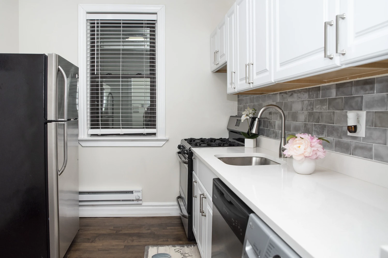 2131 W Giddings St Apt 1A, Chicago IL properties 2131-w-giddings-chicago-il-60625-ravenswood 2131-1a
