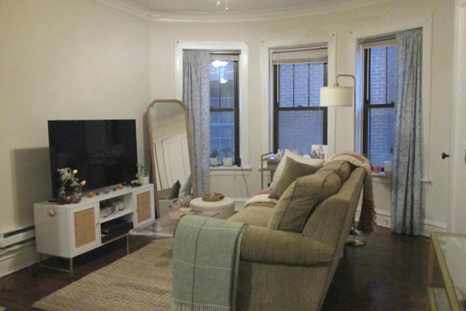 2131 W Giddings St Apt 1B, Chicago IL properties 2131-w-giddings-chicago-il-60625-ravenswood 2131-1b   