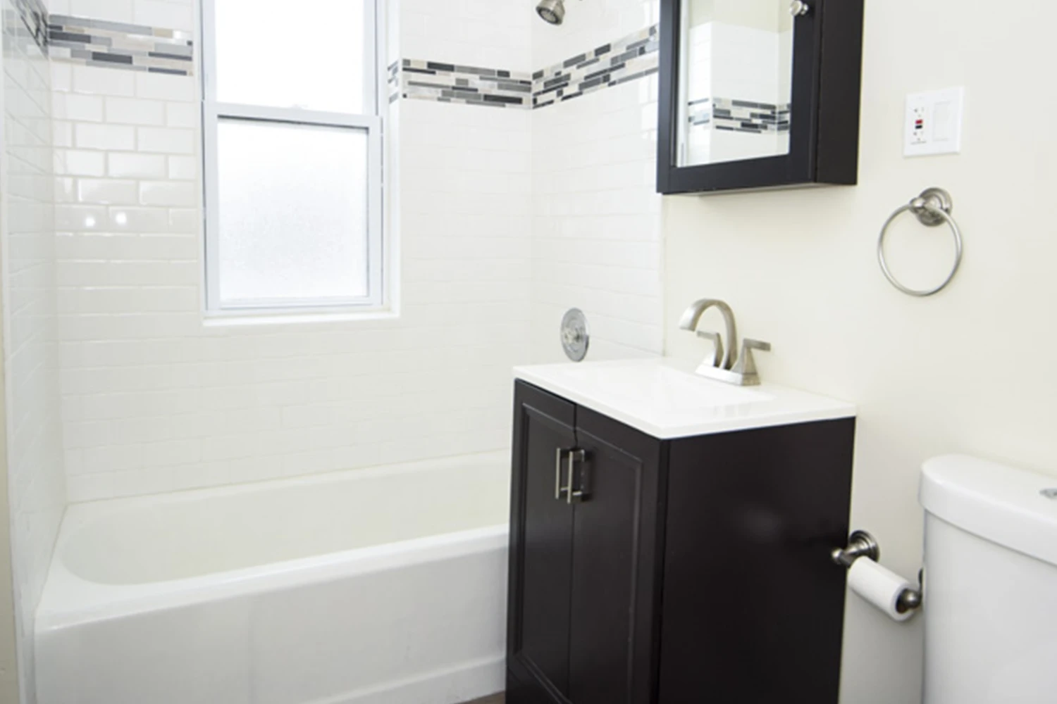 312 Lee St Apt 2, Evanston IL properties 312-320-lee-st-evanston-il-60202 312-2