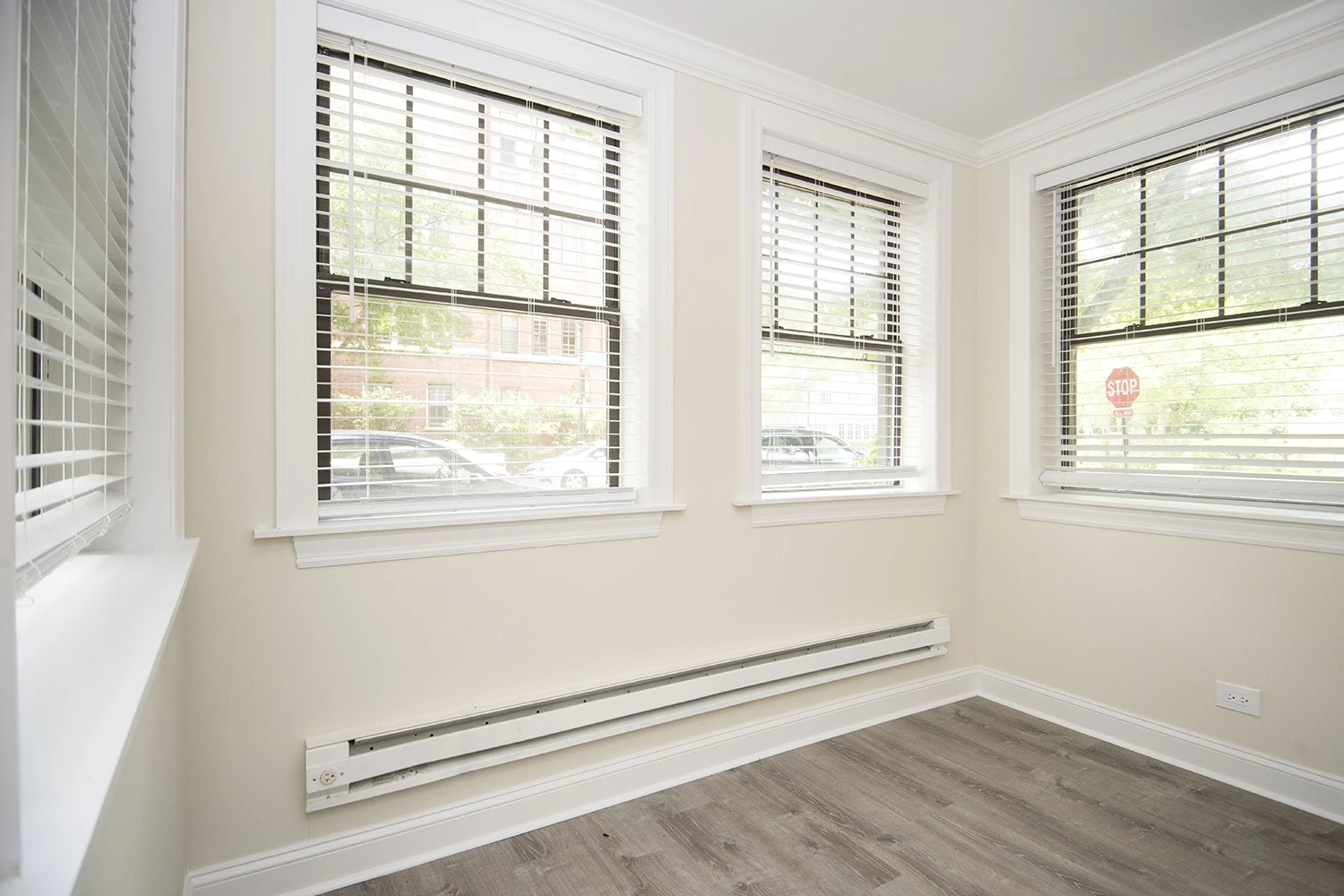 320 Lee St Apt GDN, Evanston IL properties 312-320-lee-st-evanston-il-60202 320-gdn   