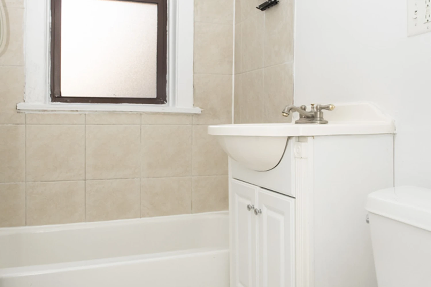 3323 N Lakewood Ave Apt 1, Chicago IL properties 3323-25-n-lakewood-chicago-il-60657-lake-view 3323-1   