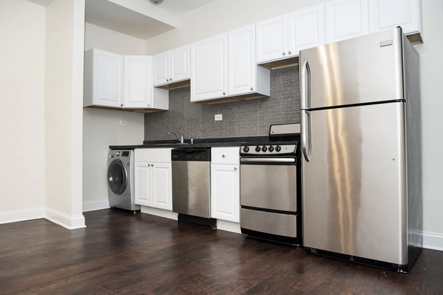 3345 N Marshfield Ave Apt 105, Chicago IL properties 3345-47-n-marshfield-chicago-il-60657-lake-view 3345-105