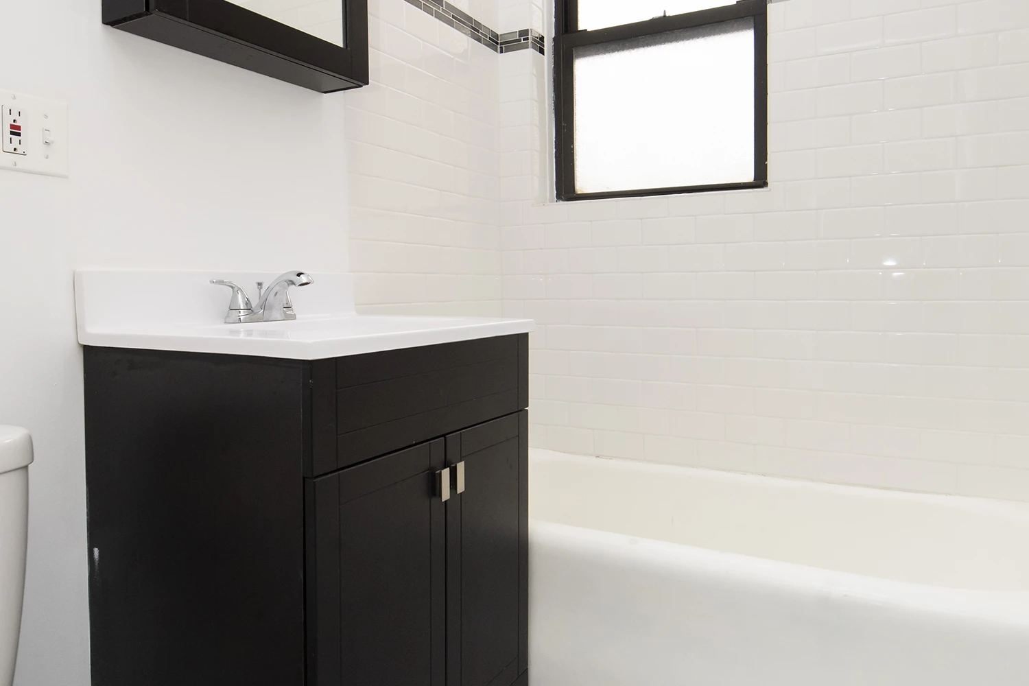 3345 N Marshfield Ave Apt 106, Chicago IL properties 3345-47-n-marshfield-chicago-il-60657-lake-view 3345-106