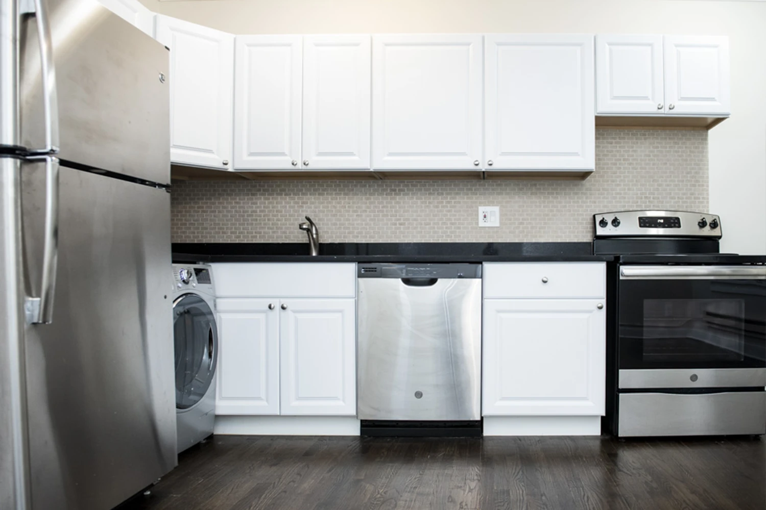 3345 N Marshfield Ave Apt 209, Chicago IL properties 3345-47-n-marshfield-chicago-il-60657-lake-view 3345-209
