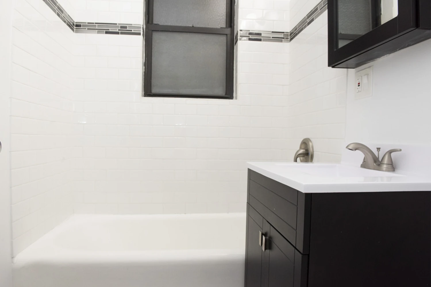 3345 N Marshfield Ave Apt 209, Chicago IL properties 3345-47-n-marshfield-chicago-il-60657-lake-view 3345-209