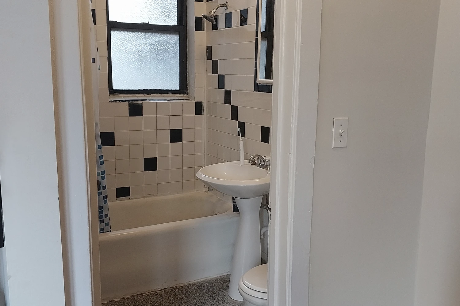 3345 N Marshfield Ave Apt 210, Chicago IL properties 3345-47-n-marshfield-chicago-il-60657-lake-view 3345-210   