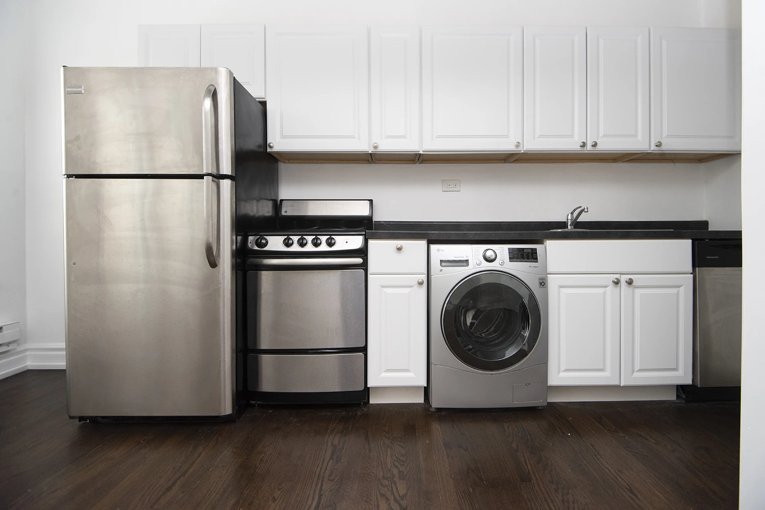3345 N Marshfield Ave Apt 301, Chicago IL properties 3345-47-n-marshfield-chicago-il-60657-lake-view 3345-301