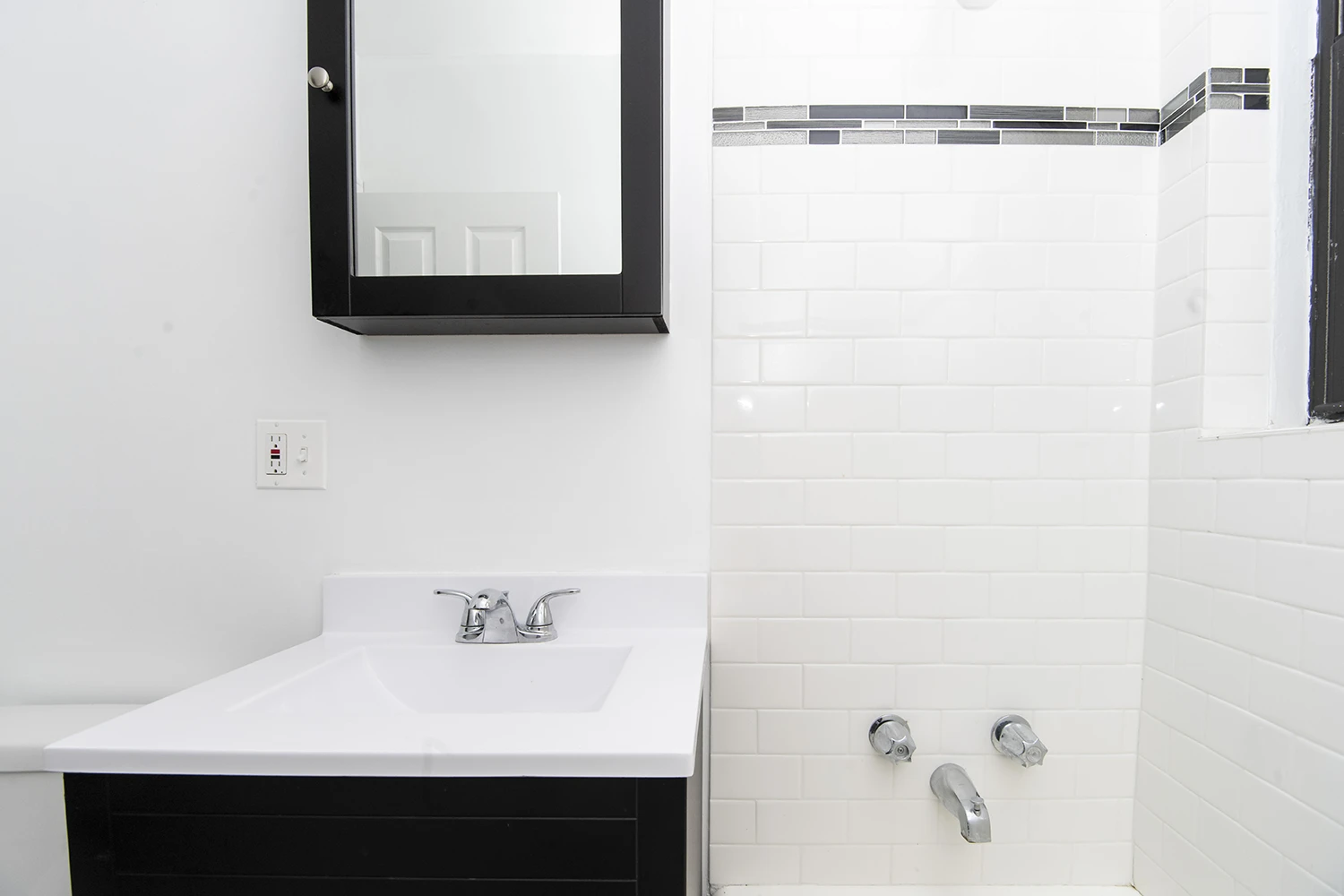 3345 N Marshfield Ave Apt 301, Chicago IL properties 3345-47-n-marshfield-chicago-il-60657-lake-view 3345-301