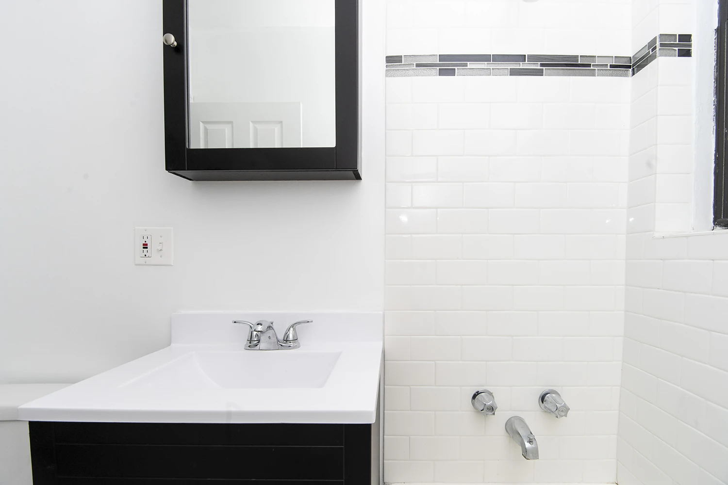 3345 N Marshfield Ave Apt 305, Chicago IL properties 3345-47-n-marshfield-chicago-il-60657-lake-view 3345-305   