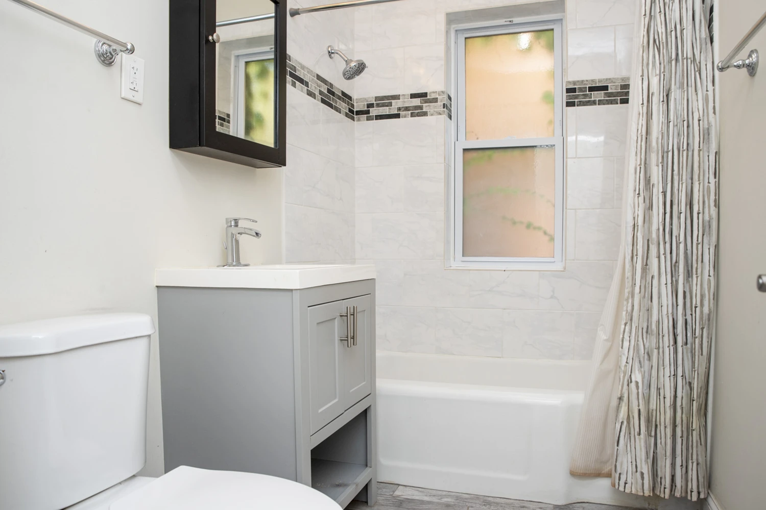 943 Judson Ave St Apt 2, Evanston IL properties 312-320-lee-st-evanston-il-60202 943-2