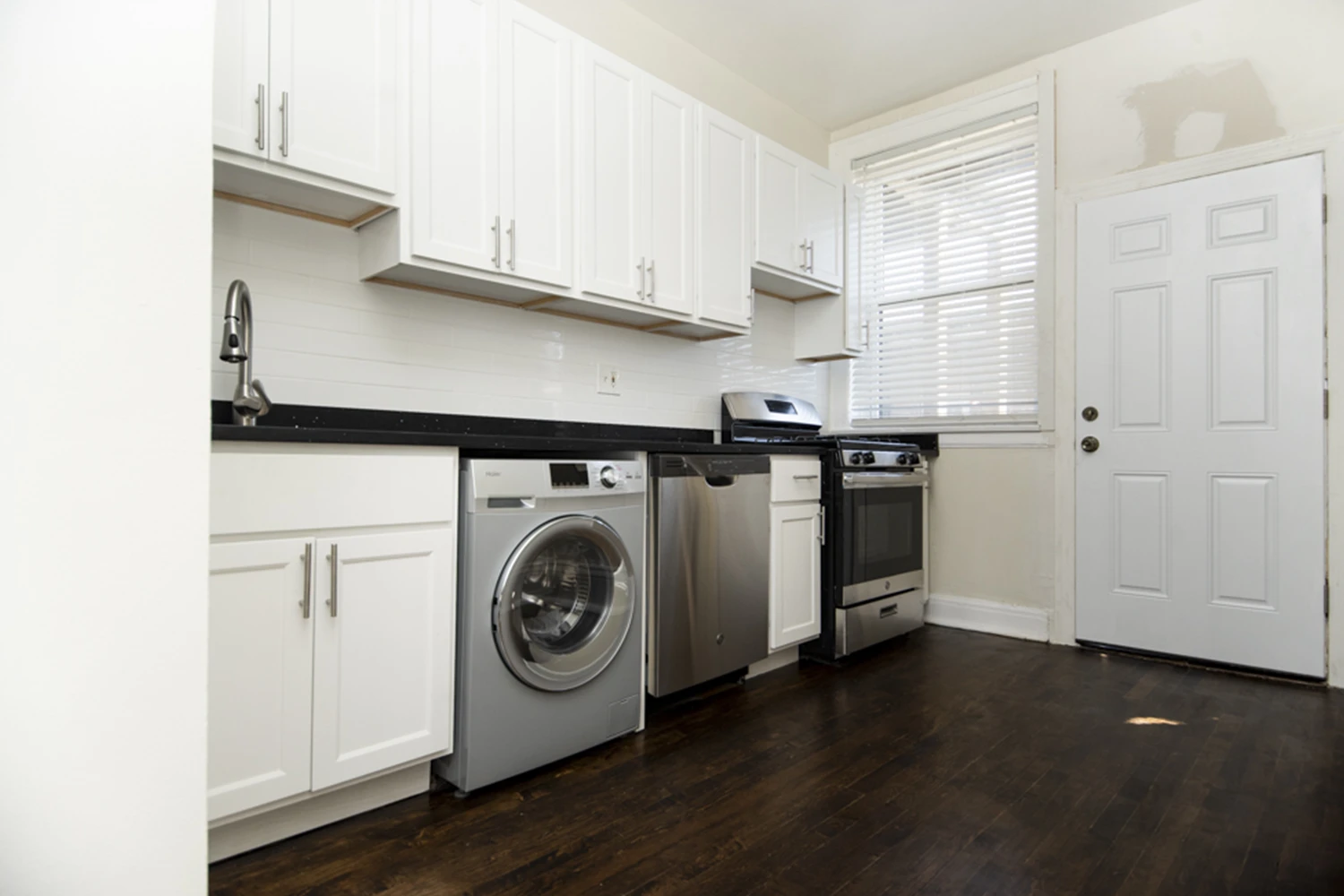 943 Judson Ave St Apt 3, Evanston IL properties 312-320-lee-st-evanston-il-60202 943-3   