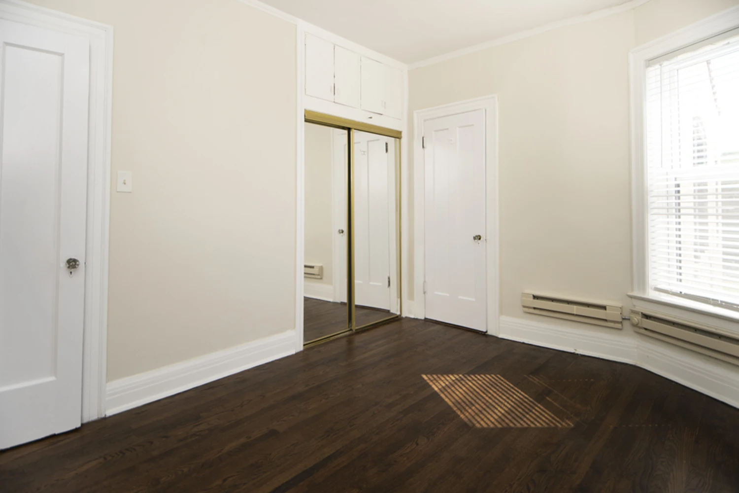 943 Judson Ave St Apt 3, Evanston IL properties 312-320-lee-st-evanston-il-60202 943-3   