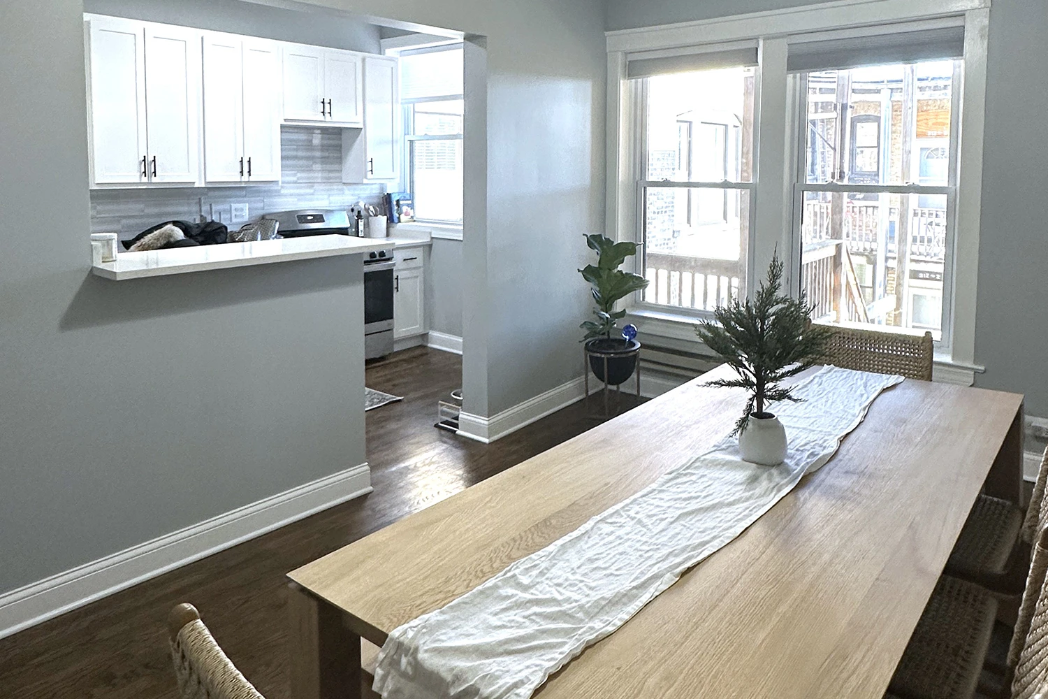 945 Judson Ave St Apt 3, Evanston IL properties 312-320-lee-st-evanston-il-60202 945-3