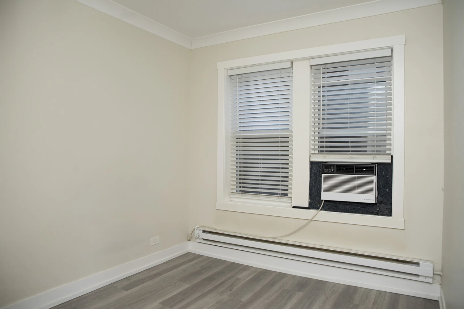 1415 W Hutchinson St Apt 3, Chicago IL properties 4216-26-n-clark-st-chicago-il-60613-lake-view 1415-3   