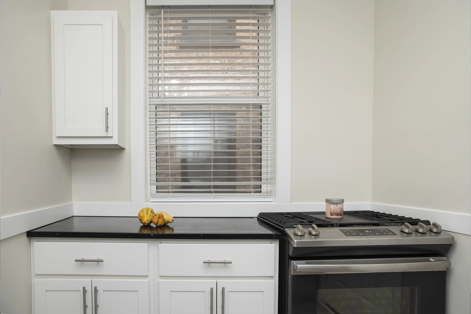 1415 W Hutchinson St Apt 3, Chicago IL properties 4216-26-n-clark-st-chicago-il-60613-lake-view 1415-3   
