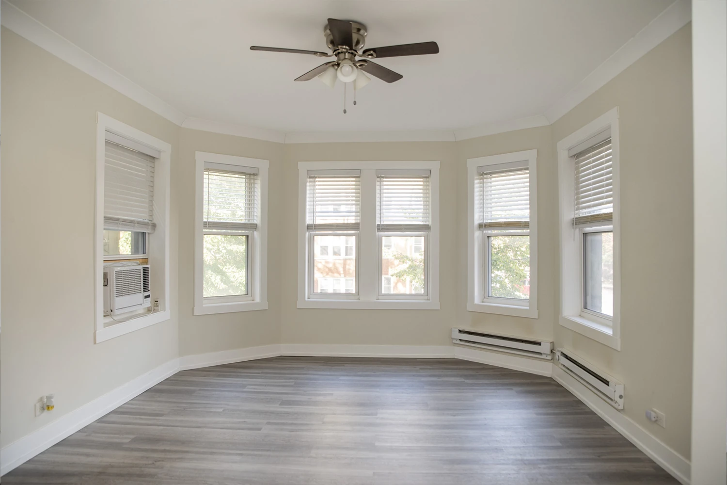 1415 W Hutchinson St Apt 3, Chicago IL properties 4216-26-n-clark-st-chicago-il-60613-lake-view 1415-3   