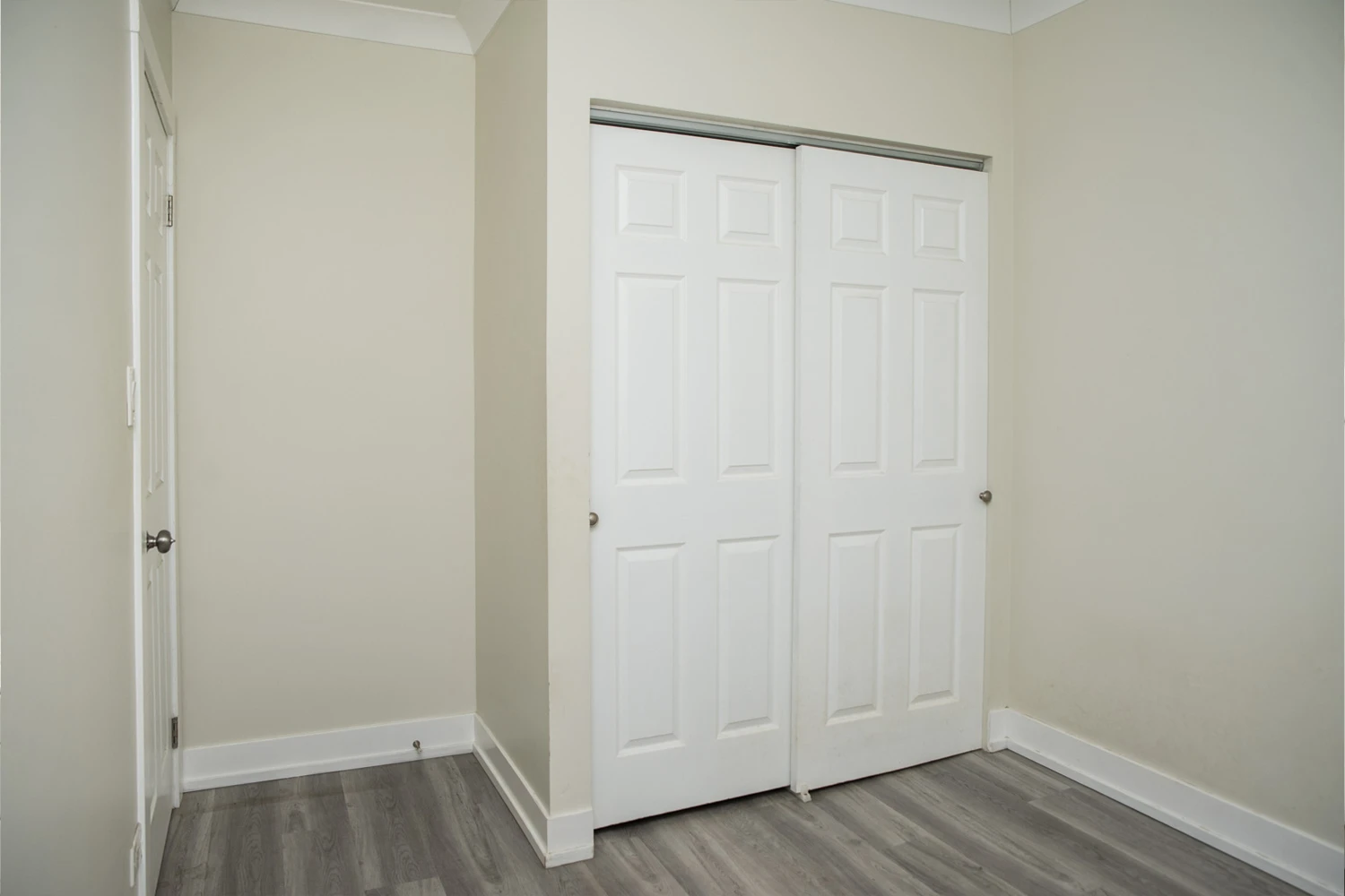 1417 W Hutchinson St Apt 1, Chicago IL properties 4216-26-n-clark-st-chicago-il-60613-lake-view 1417-1