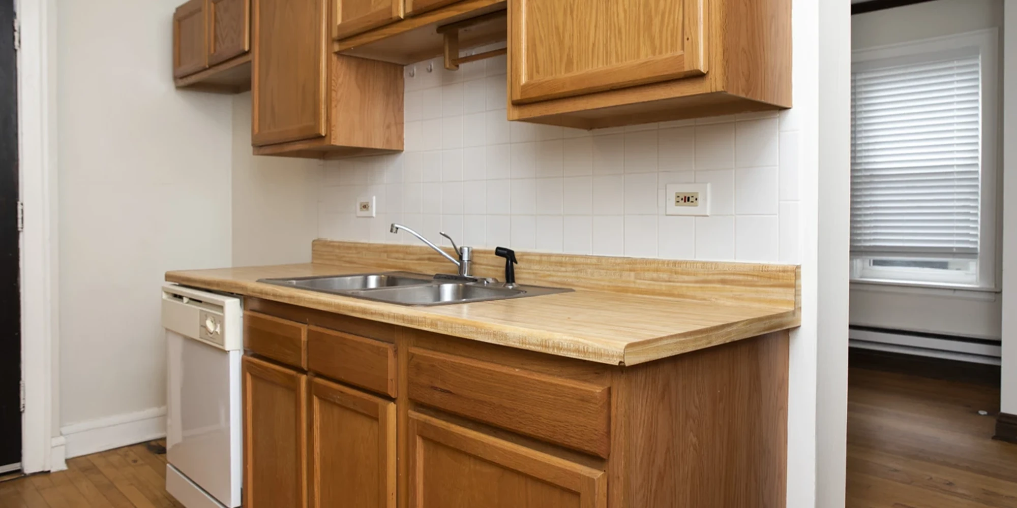 1417 W Hutchinson St Apt 2, Chicago IL properties 4216-26-n-clark-st-chicago-il-60613-lake-view 1417-2