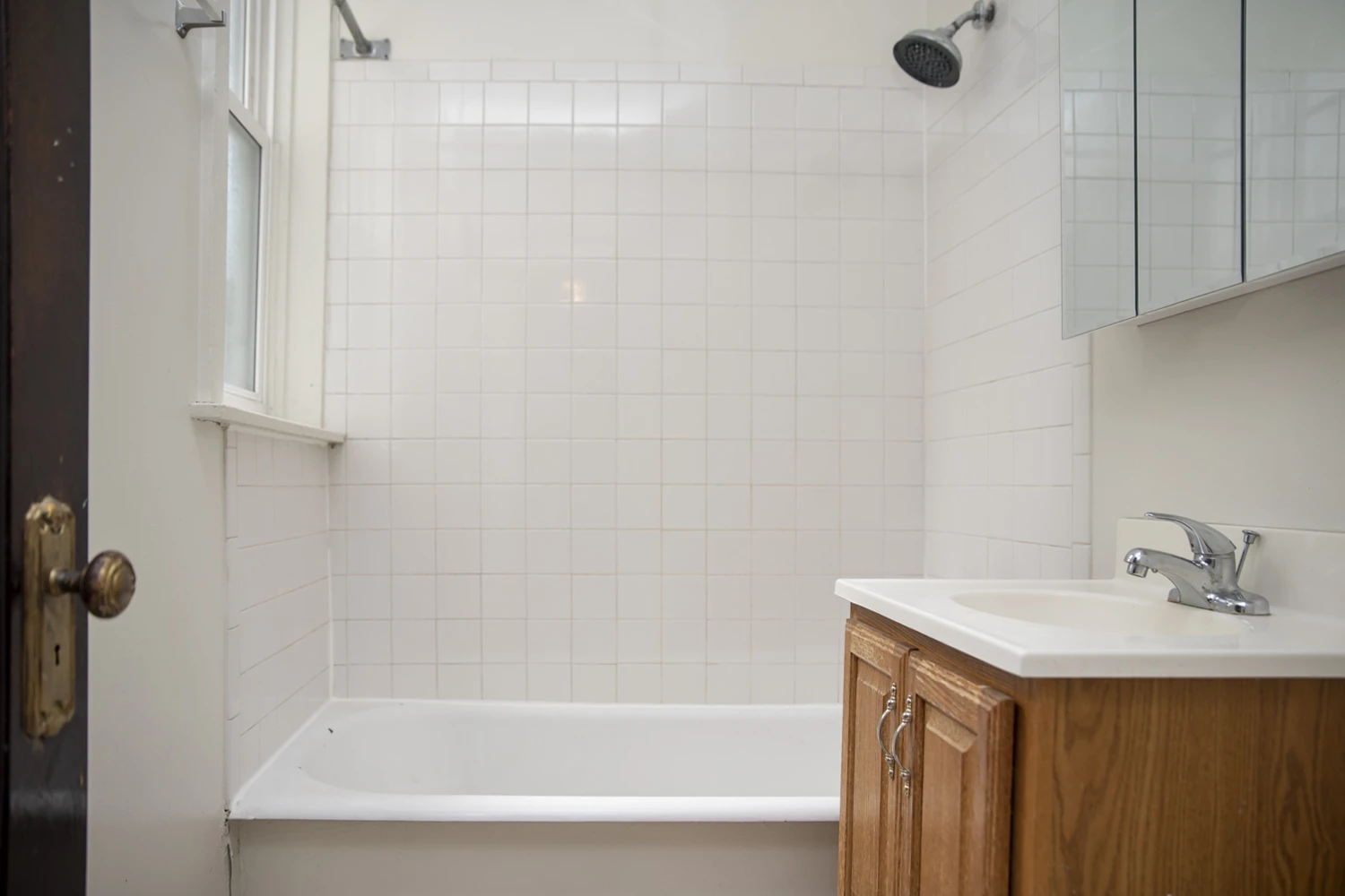 1417 W Hutchinson St Apt 2, Chicago IL properties 4216-26-n-clark-st-chicago-il-60613-lake-view 1417-2