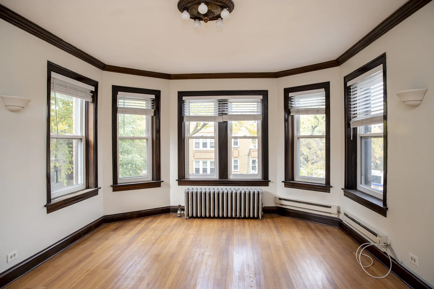 1417 W Hutchinson St Apt 3, Chicago IL properties 4216-26-n-clark-st-chicago-il-60613-lake-view 1417-3