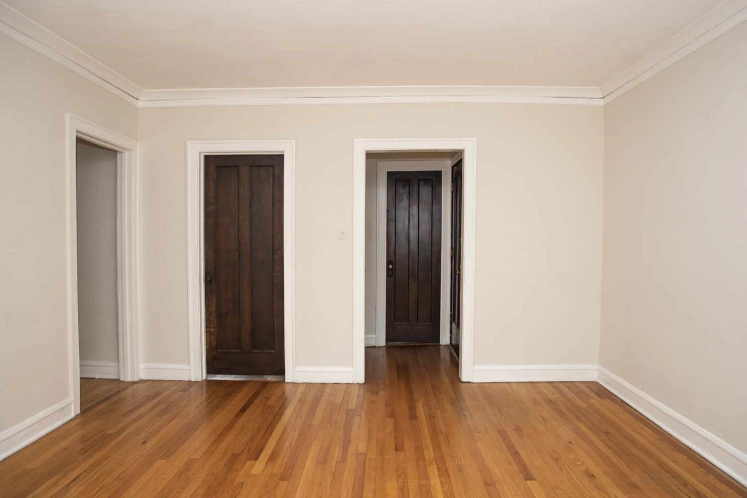 4220 N Clark St Apt 1, Chicago IL properties 4216-26-n-clark-st-chicago-il-60613-lake-view 4220-1