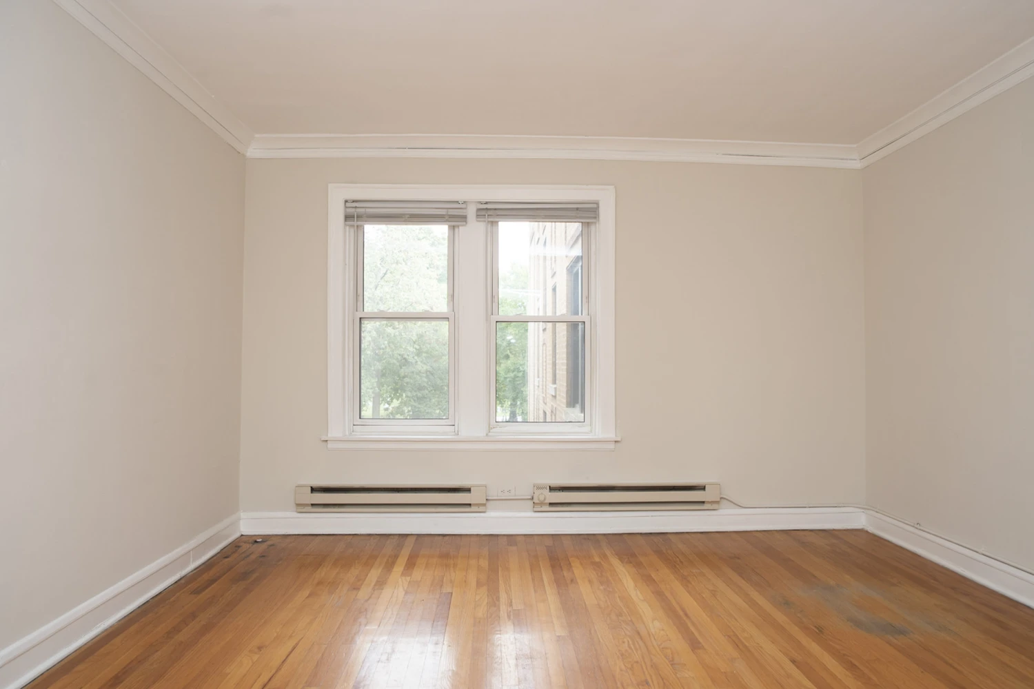 4220 N Clark St Apt 1, Chicago IL properties 4216-26-n-clark-st-chicago-il-60613-lake-view 4220-1